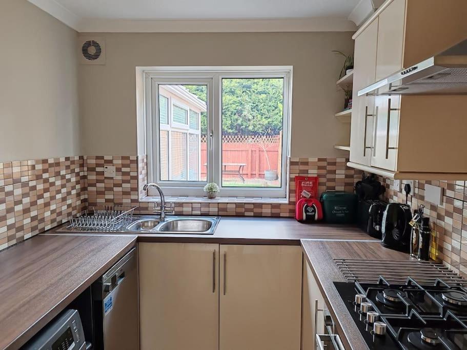 Modern Living In Hull Vila Kingston upon Hull Exterior foto
